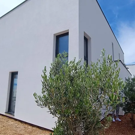 Villa New!! Ina