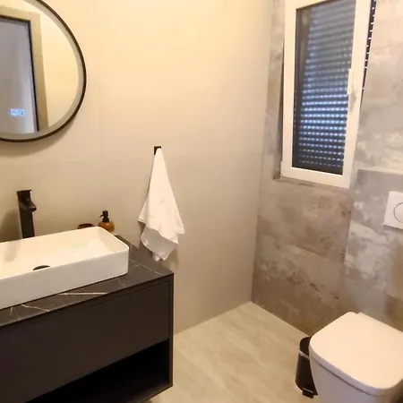 New!! Ina Villa *