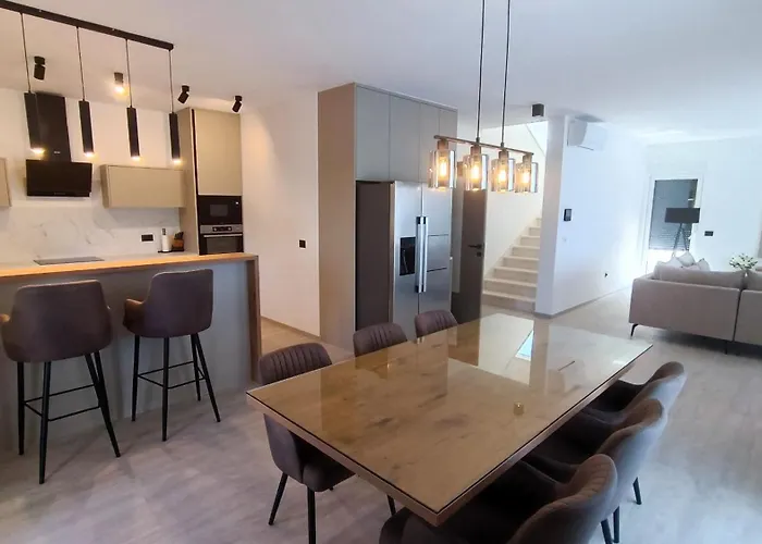 New!! Ina * Makarska