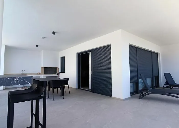 Villa Modern Ina With Heated Pool & Sea View In