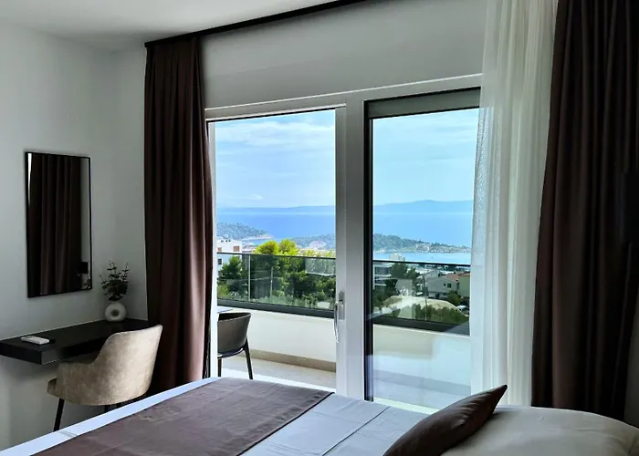Villa Modern Ina With Heated Pool & Sea View In Makarska