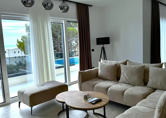 Modern Ina With Heated Pool & Sea View In * Makarska